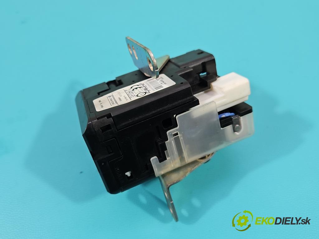 Toyota Corolla Verso II 2004-2009 2.2 D4D 136 HP manual 100 kW 2231 cm3 5- Spínačka  (Spínacie skrinky a kľúče)