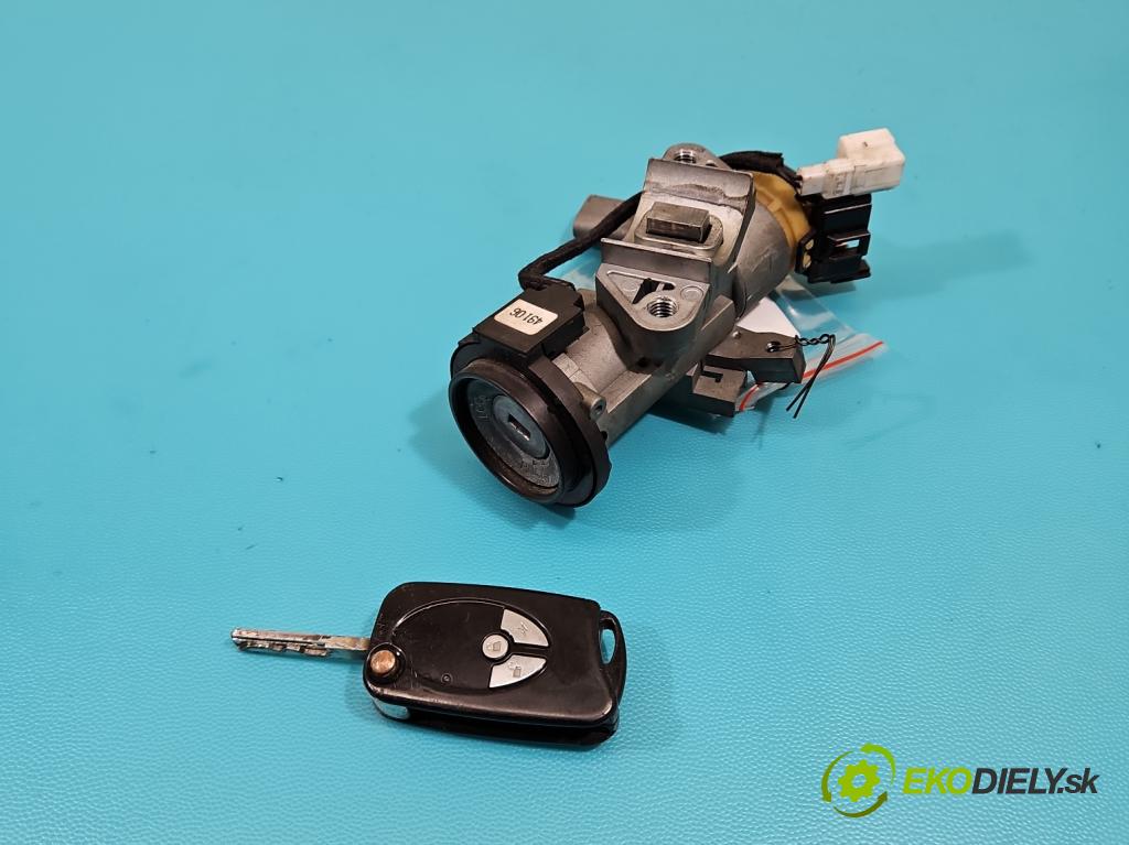 Mitsubishi Carisma 1.6 16V 90 HP automatic 66 kW 1597 cm3 5- Spínačka  (Spínacie skrinky a kľúče)