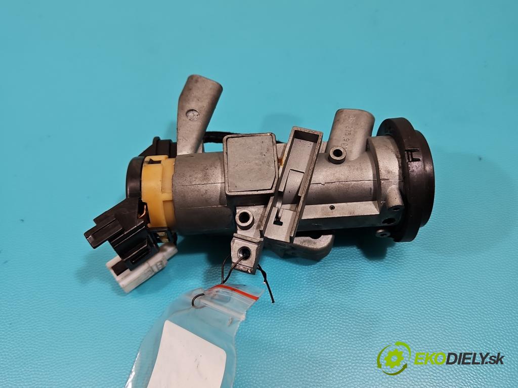 Mitsubishi Carisma 1.6 16V 90 HP automatic 66 kW 1597 cm3 5- Spínačka  (Spínacie skrinky a kľúče)