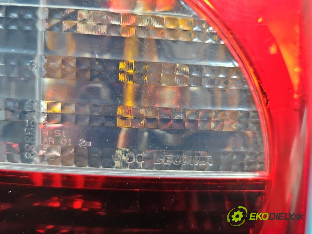 Dodge Caliber 1.8 16v 150 HP manual 110 kW 1798 cm3 5- svetlo / reflektor zadné pravé  (Kľučka dverí ostatné)