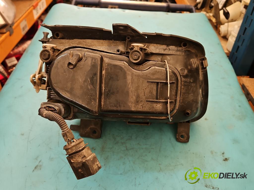Vw Polo III 6N 1994-2001 1.9 sdi 64 HP manual 47 kW 1896 cm3 5- Reflektor: ľavý  (Kľučka dverí ostatné)