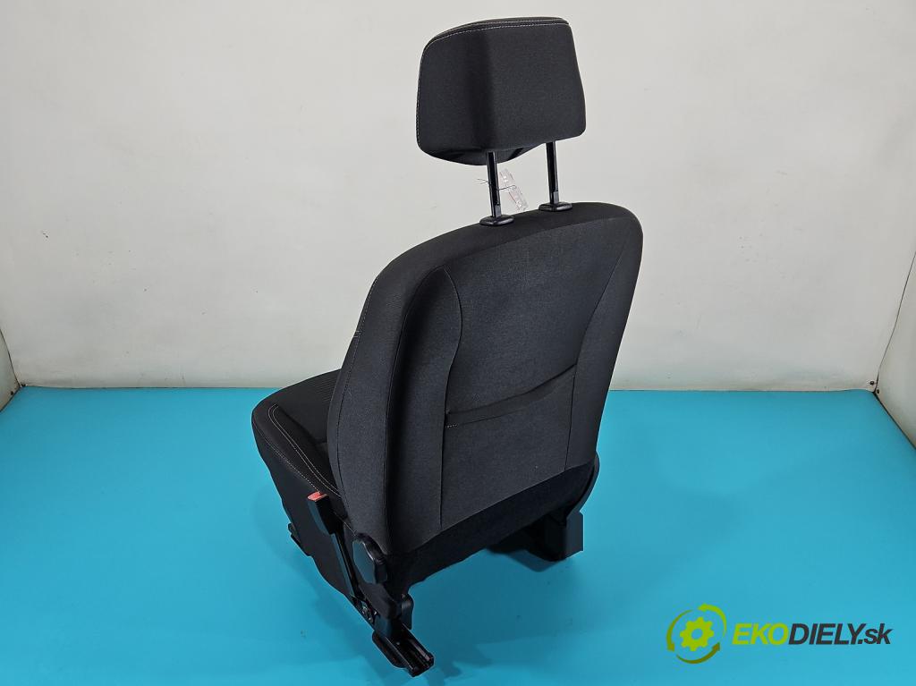 Renault Clio III 2005-2012 1,2.0 TCE: 101 HP manual 74 kW 1149 cm3 5- Sedačka pravý  (Sedačka, sedadlo)