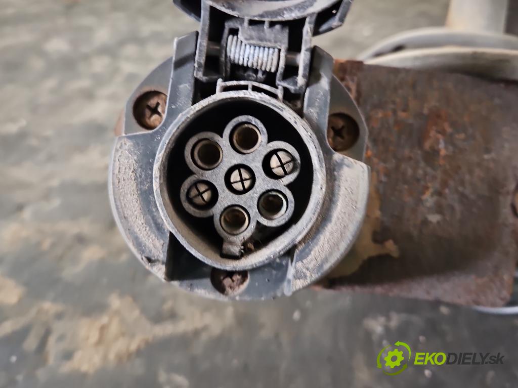 Audi A6 C5 1997-2004 2.4 V6 170 hp manual 125 kW 2393 cm3 4- oko tažné  (Tažná zařízení)