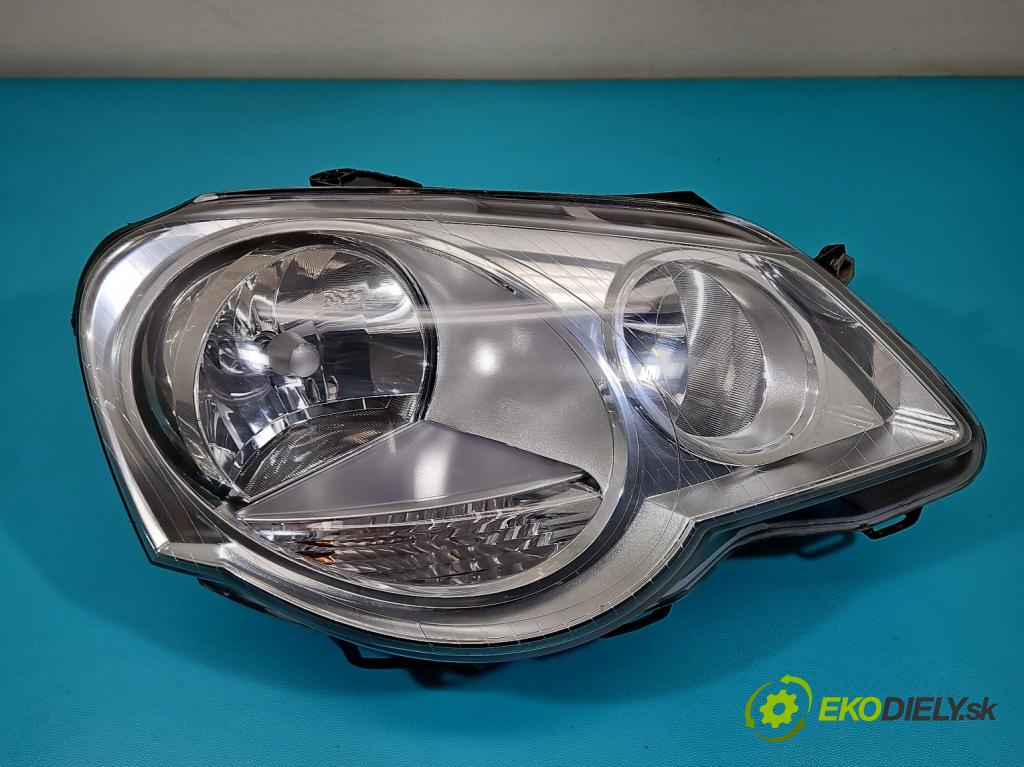 Vw Polo IV 9N 2001-2009 1.4 16v 75 HP manual 55 kW 1390 cm3 3- Reflektor: pravý  (Pravé)