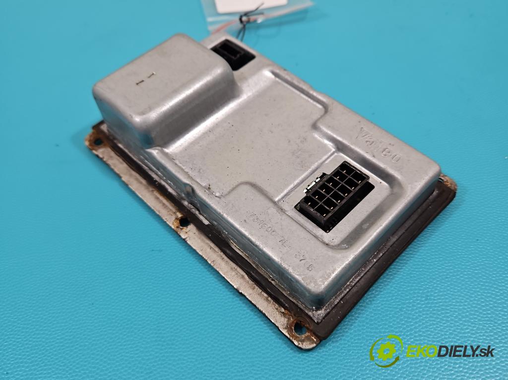 Vw Touareg I 2002-2010 2.5 tdi 174 HP automatic 128 kW 2461 cm3 5- střídač: xenon 73010137N (Riadiaca jednotka xenónu)