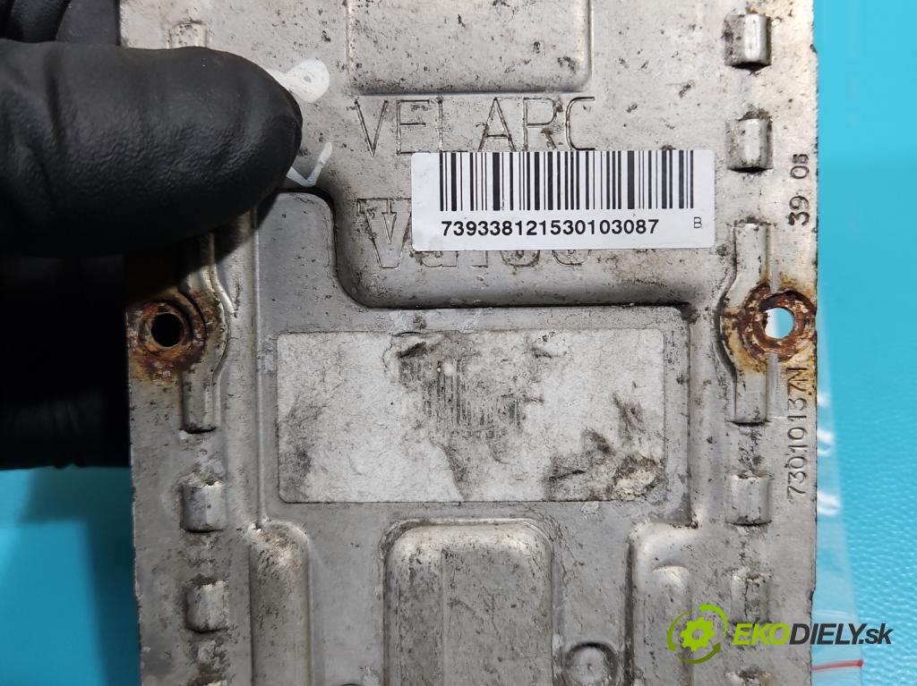 Vw Touareg I 2002-2010 2.5 tdi 174 HP automatic 128 kW 2461 cm3 5- střídač: xenon 73010137N (Riadiaca jednotka xenónu)