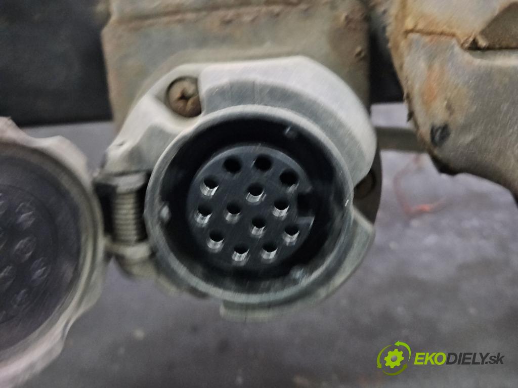 Vw Touareg I 2002-2010 2.5 tdi 174 hp automatic 128 kW 2461 cm3 5- oko tažné  (Tažná zařízení)