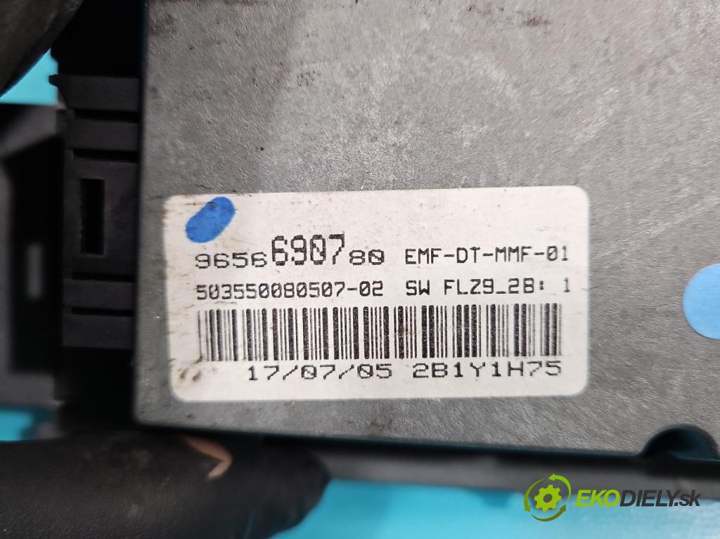 Peugeot 407 2.0 HDi 136 HP manual 100 kW 1997 cm3 5- Zobrazit: 9656690780 (Prístrojová doska, displej)