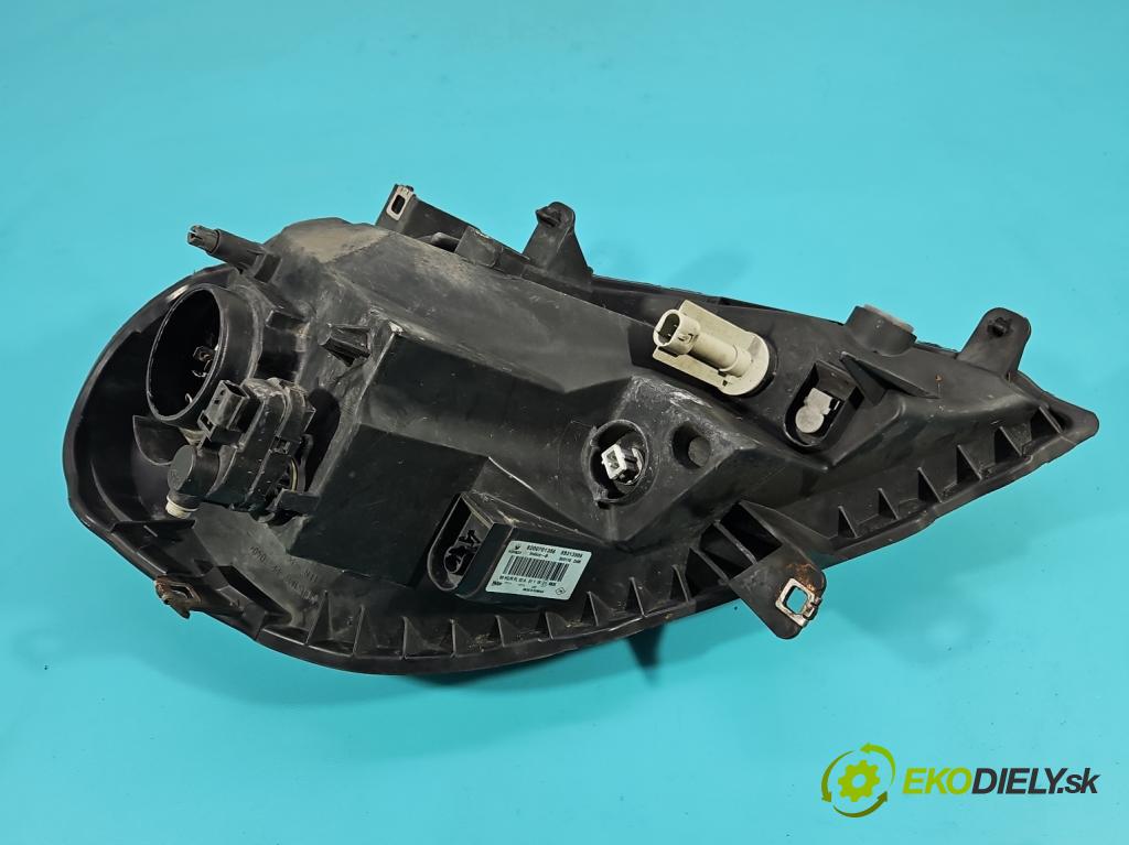 Renault Trafic II 2001-2014 2.5 dci 145 HP manual 107 kW 2464 cm3 5- Reflektor: pravý 8200701356 (Pravé)