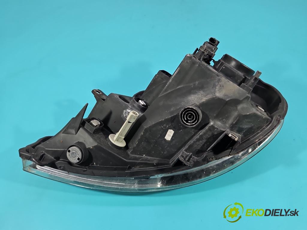 Renault Trafic II 2001-2014 2.5 dci 145 HP manual 107 kW 2464 cm3 5- Reflektor: pravý 8200701356 (Pravé)