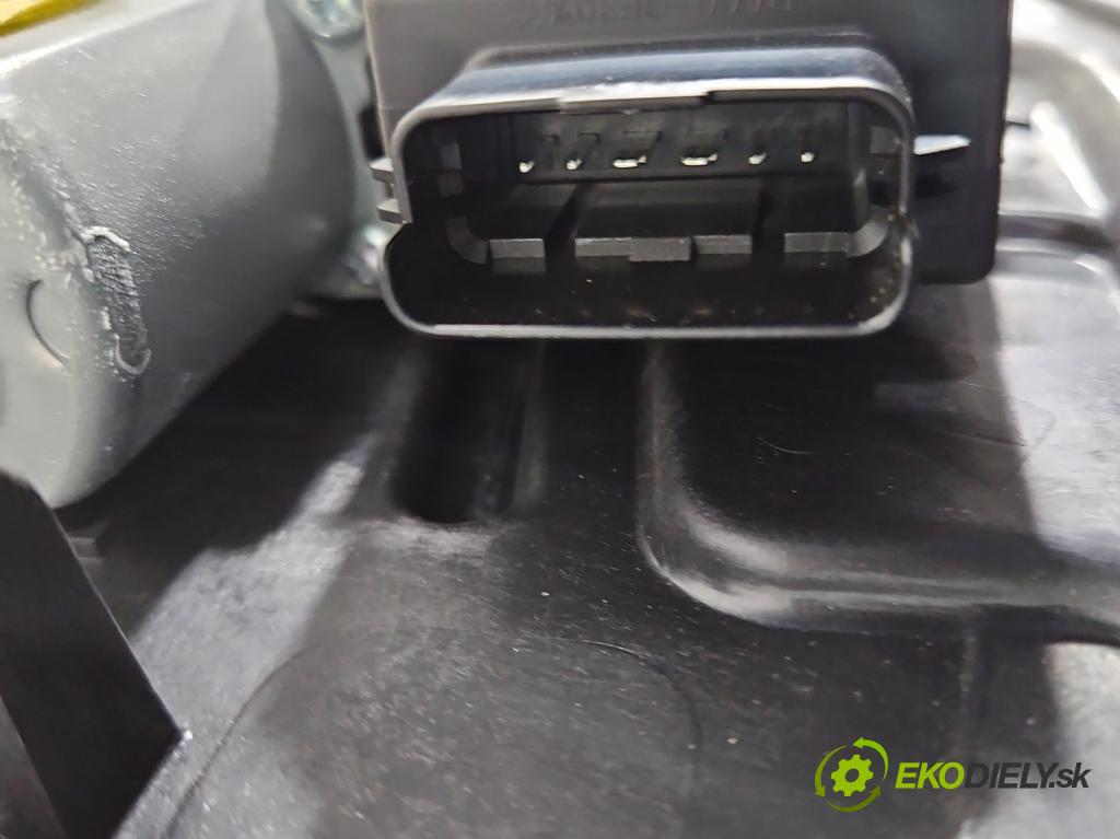 Kia Ceed II 2012-2018 1.6 GDI 135 hp manual 99 kW 1591 cm3 5- mechanismus stahování přední pravý 82460-A2010