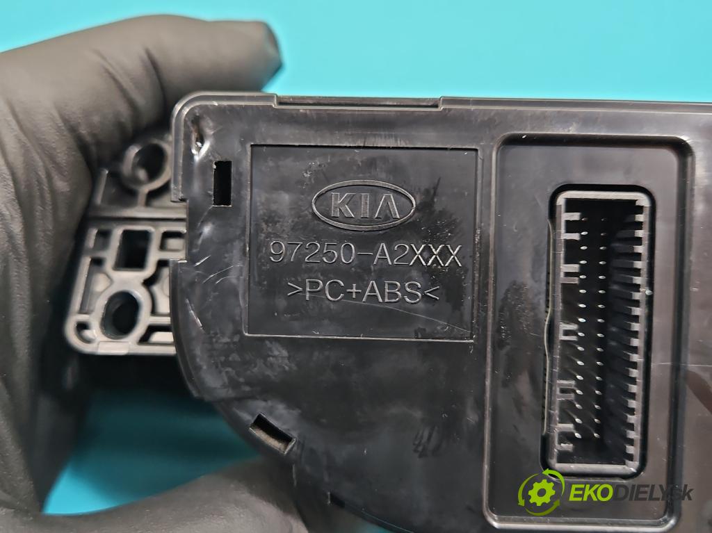 Kia Ceed II 2012-2018 1.6 GDI 135 HP manual 99 kW 1591 cm3 5- panel kúrenia 97250-A2003