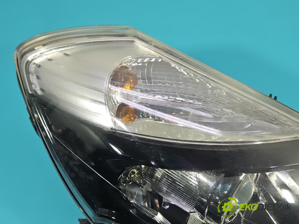 Renault Clio III 2005-2012 1,2.0 TCE: 101 HP manual 74 kW 1149 cm3 5- Reflektor: pravý 8200775878 (Pravé)