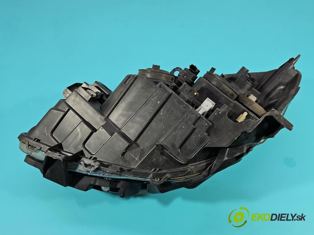 Renault Clio III 2005-2012 1,2.0 TCE: 101 HP manual 74 kW 1149 cm3 5- Reflektor: pravý 8200775878 (Pravé)