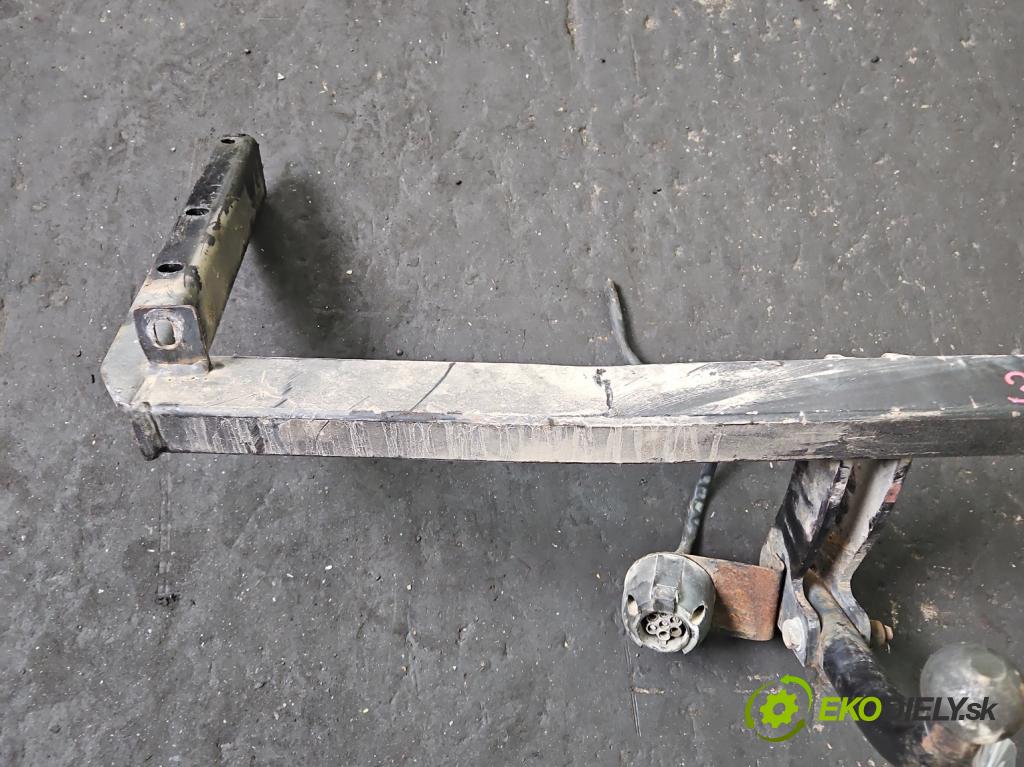 Audi A4 B5 1994-2001 1.8 20V 125 hp manual 92 kW 1781 cm3 4- oko tažné  (Tažná zařízení)