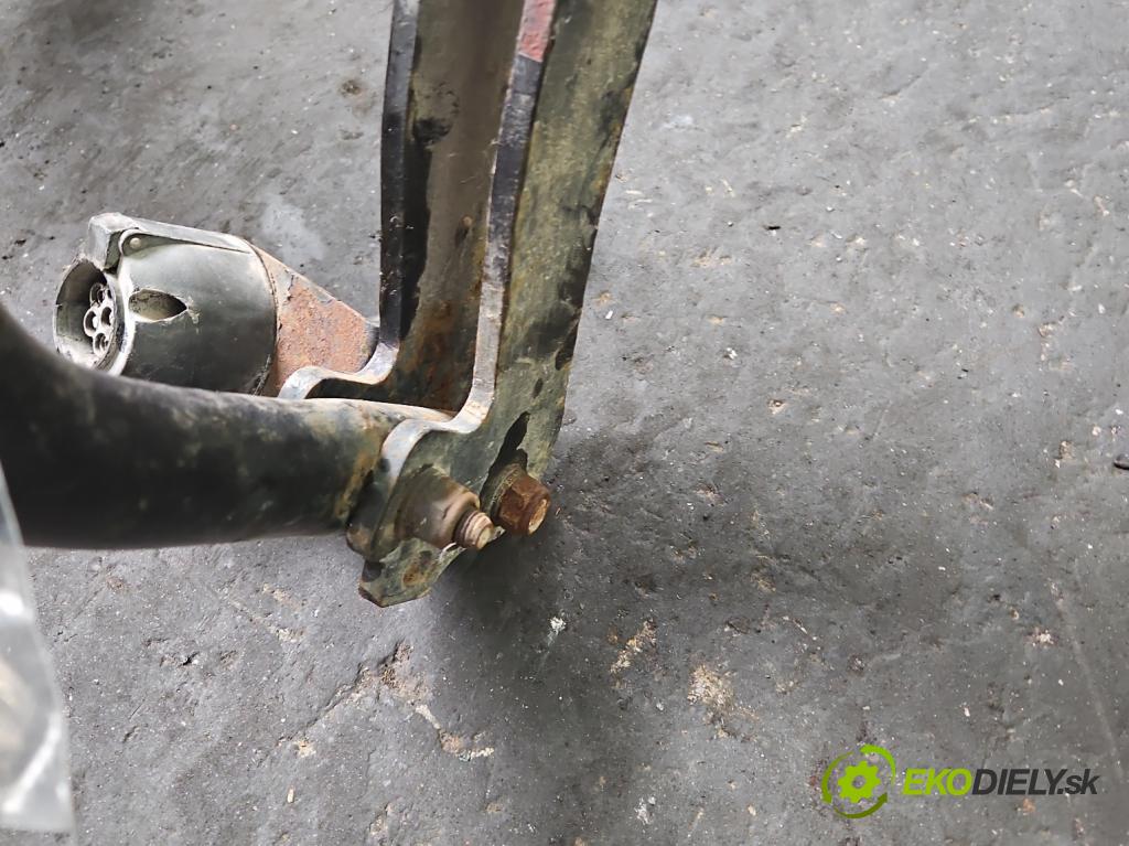 Audi A4 B5 1994-2001 1.8 20V 125 hp manual 92 kW 1781 cm3 4- oko tažné  (Tažná zařízení)