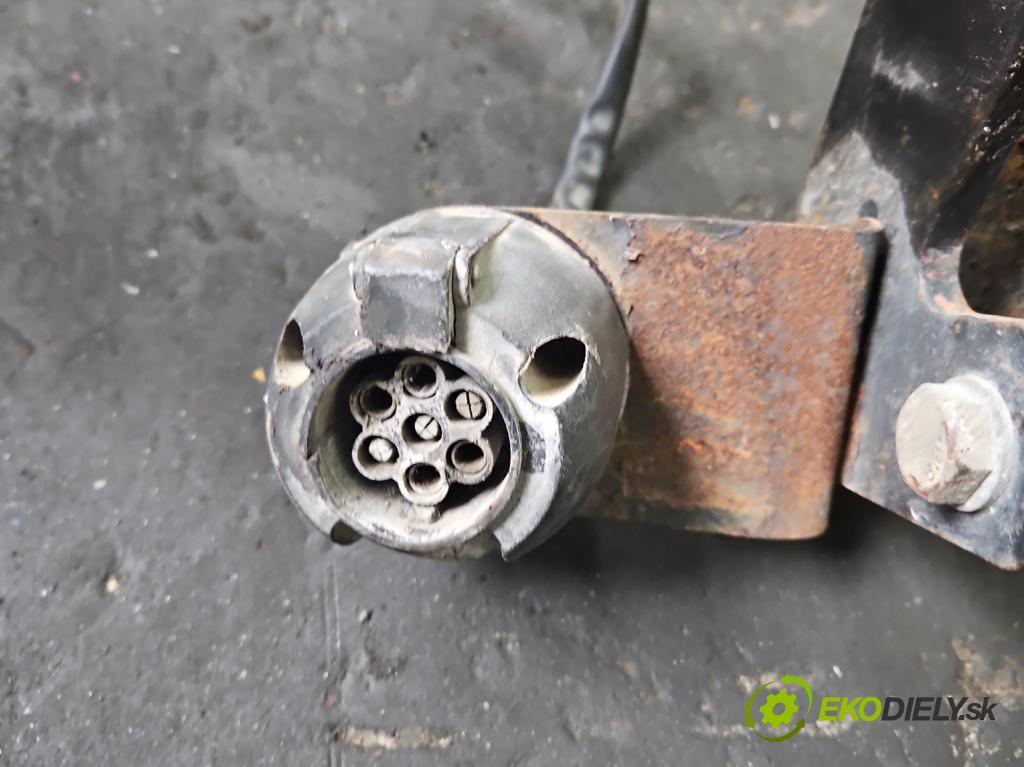 Audi A4 B5 1994-2001 1.8 20V 125 hp manual 92 kW 1781 cm3 4- oko tažné  (Tažná zařízení)