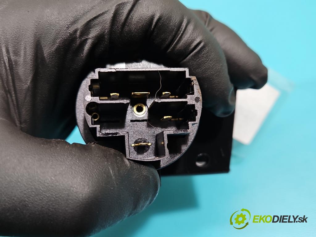 Fiat Bravo II 2007-2014 1.6 jtd 90 HP manual 66 kW 1598 cm3 5- Spínačka 51793869 (Spínacie skrinky a kľúče)