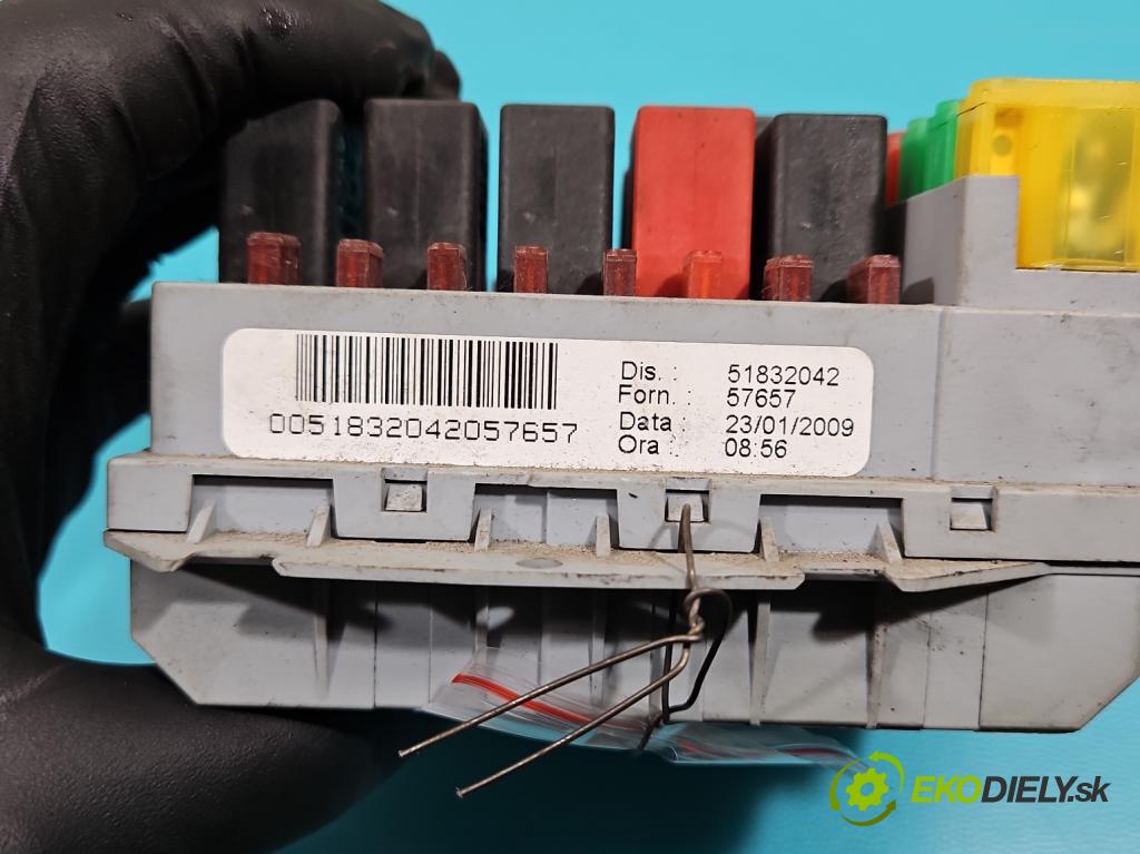 Fiat Bravo II 2007-2014 1.6 jtd 90 hp manual 66 kW 1598 cm3 5- skříňka pojistková 51832042 (Pojistkové skříňky)