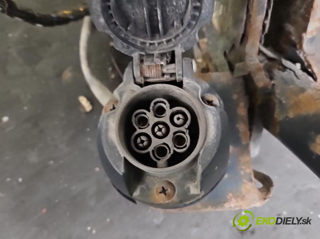 Fiat Bravo II 2007-2014 1.6 jtd 90 HP manual 66 kW 1598 cm3 5- Hák: vlečení:  (Ťažné zariadenia)