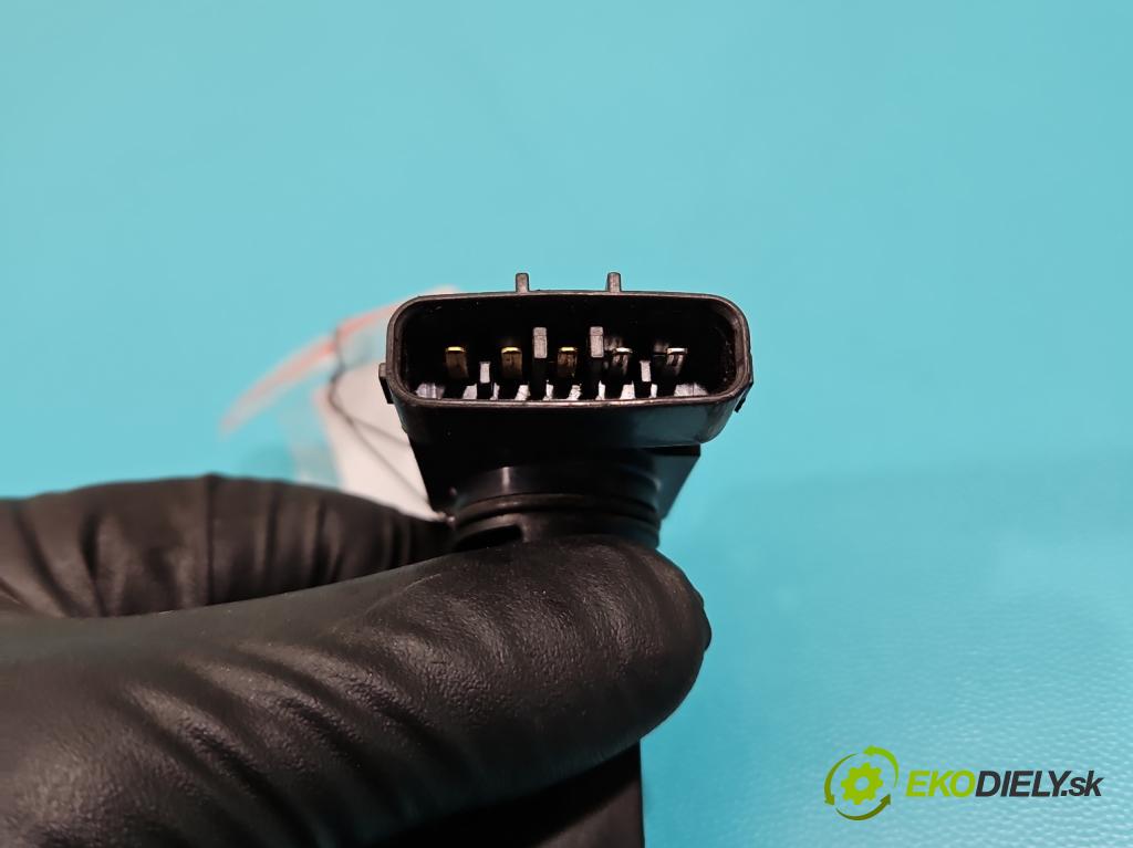 Toyota Avensis II T25 2003-2008 2.0 D4D 116 HP manual 85 kW 1995 cm3 5- průtokoměr: 22204-27010 (Váhy vzduchu)