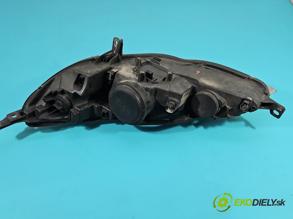 Peugeot 407 2.0 HDi 136 HP manual 100 kW 1997 cm3 5- Reflektor: pravý 0301213272 (Pravé)