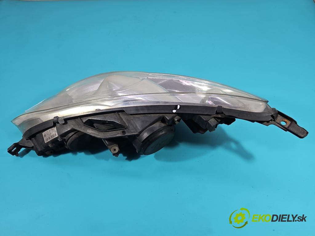 Peugeot 407 2.0 HDi 136 HP manual 100 kW 1997 cm3 5- Reflektor: pravý 0301213272 (Pravé)