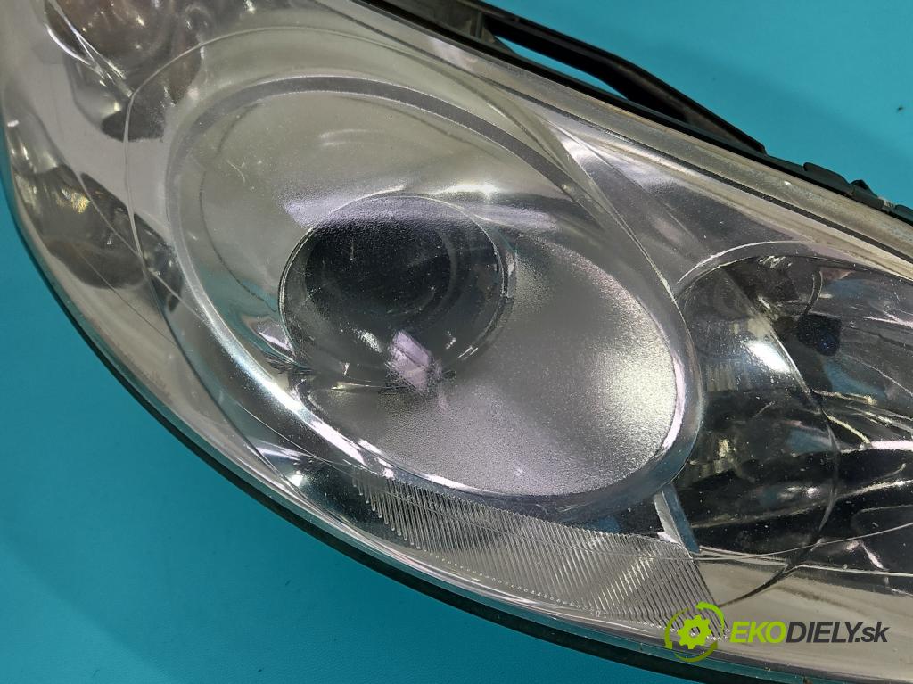 Peugeot 407 2.0 HDi 136 HP manual 100 kW 1997 cm3 5- Reflektor: pravý 0301213272 (Pravé)