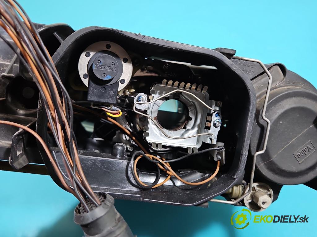 Vw Touareg I 2002-2010 2.5 tdi 174 HP automatic 128 kW 2461 cm3 5- Reflektor: pravý  (Pravé)