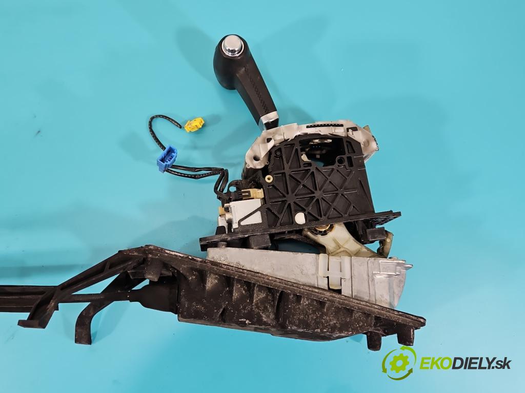 Vw Touareg I 2002-2010 2.5 tdi 174 HP automatic 128 kW 2461 cm3 5- Páka: Změny: stupeň,rýchlosť 7L6713203C (Rýchlostná páka (kulisa))