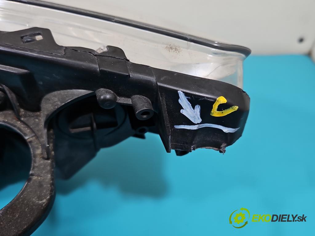 Peugeot 308 I 2007-2013 1.6 HDi 90 HP manual 66,2 kW 1560 cm3 5- Reflektor: pravý  (Pravé)