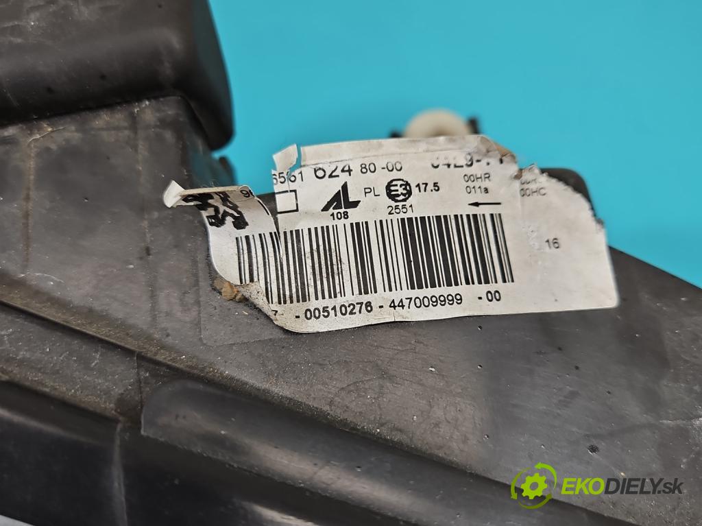 Peugeot 308 I 2007-2013 1.6 HDi 90 HP manual 66,2 kW 1560 cm3 5- Reflektor: pravý  (Pravé)