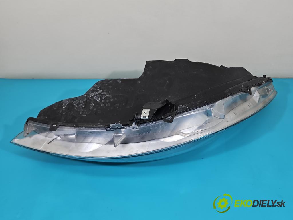 Peugeot 308 I 2007-2013 1.6 HDi 90 HP manual 66,2 kW 1560 cm3 5- Reflektor: pravý  (Pravé)