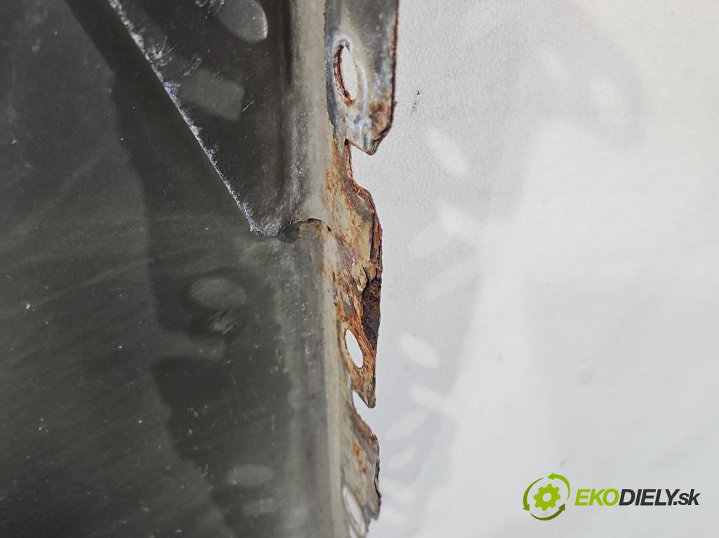 Peugeot 407 2.0 HDi 136hp manual 100 kW 1997 cm3 5- blatnik přední levý  (Predné ľavé)