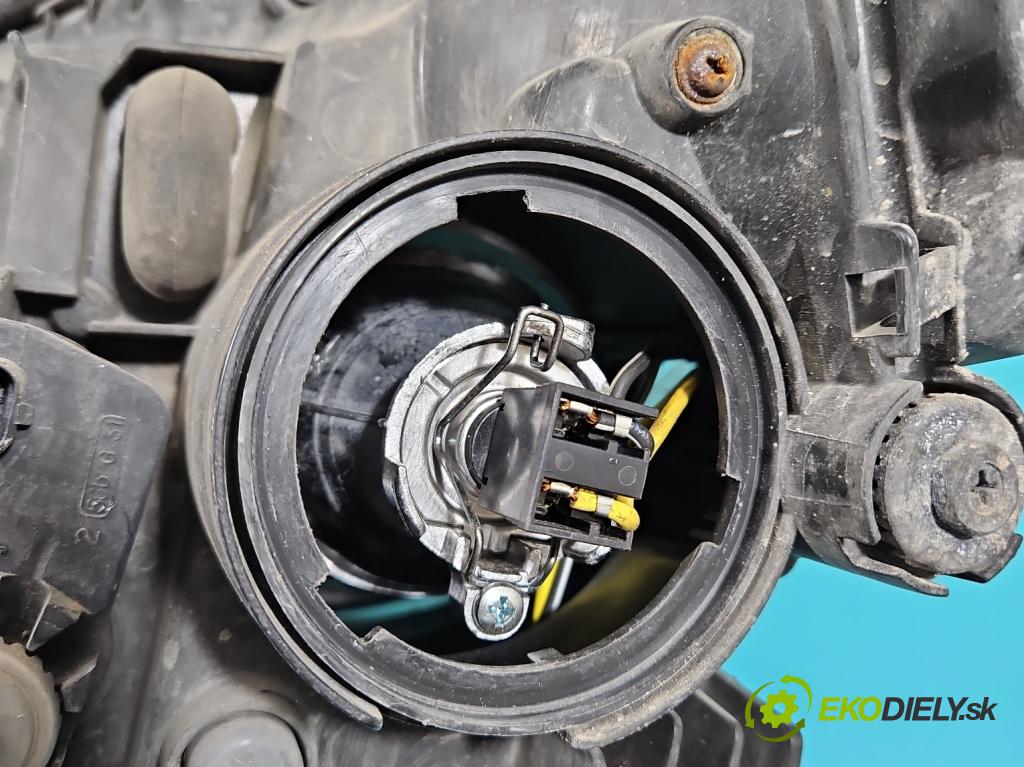 Hyundai I30 I 2007-2012 1.4 16V 109 HP manual 80 kW 1396 cm3 5- Reflektor: pravý  (Pravé)