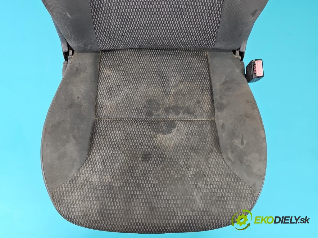 Citroen Berlingo I 1996-2008 1.6 HDi 75 HP manual 55,2 kW 1560 cm3 5- Sedačka pravý  (Sedačka, sedadlo)