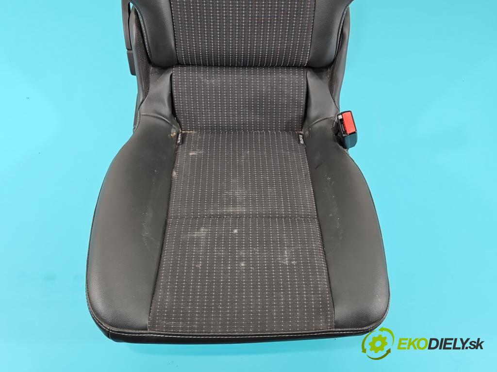 Renault Scenic III 2009-2016 1.6 dci 131 hp manual 96 kW 1598 cm3 5- Sedadlo zadní pravý II