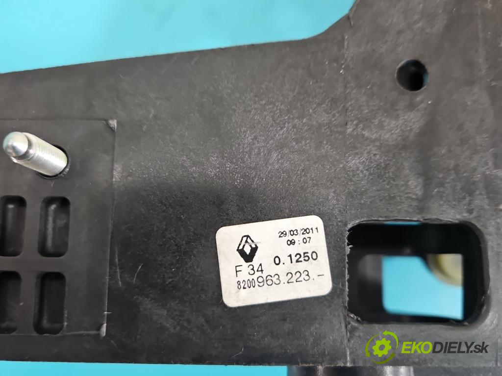 Renault Scenic II 2003-2009 1.6 16V 113 HP manual 83 kW 1598 cm3 5- Páka: Změny: stupeň,rýchlosť 8200963223 (Rýchlostná páka (kulisa))