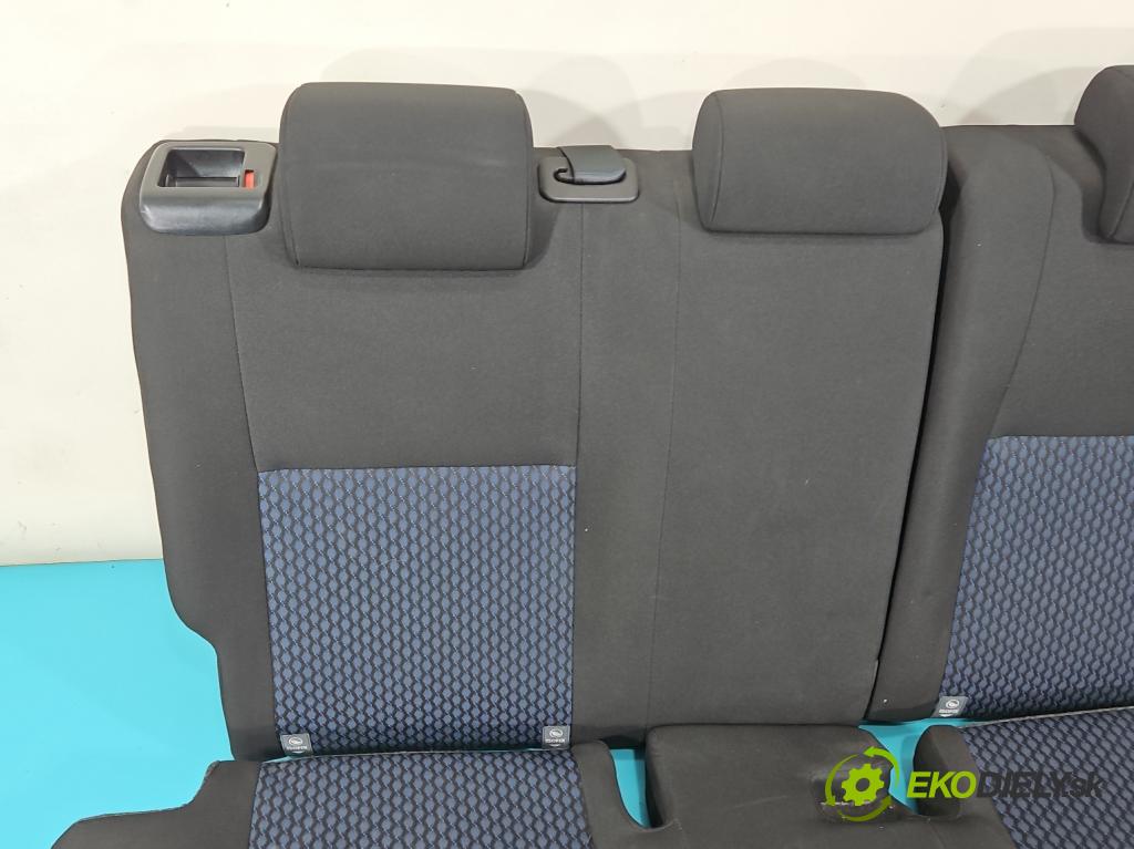 Toyota Auris II 2012-2018 1.4 D4D 90 HP manual 66 kW 1364 cm3 5- Pohovka: zadné  (Sedačka, sedadlo)