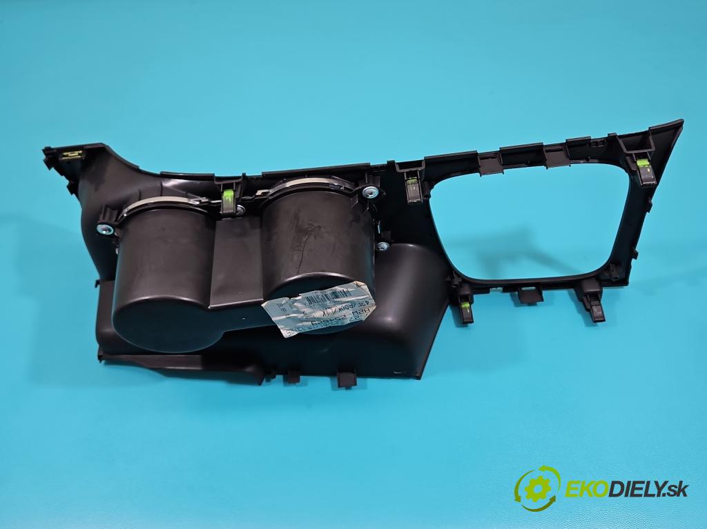 Kia Ceed II 2012-2018 1.6 GDI 135 HP manual 99 kW 1591 cm3 5- Rukojeť: na nápoje: 84622-A2000 (Úchyt, držiak na nápoje)