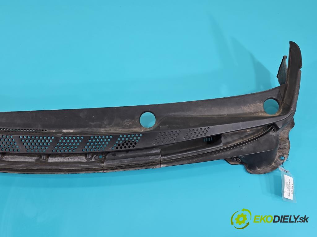 Kia Ceed II 2012-2018 1.6 GDI 135 HP manual 99 kW 1591 cm3 5- torpédo 86151-A2000 (Torpédo (plast pod čelným sklom))