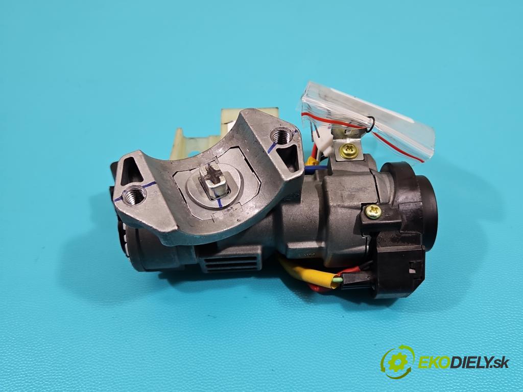 Kia Ceed II 2012-2018 1.6 GDI 135 HP manual 99 kW 1591 cm3 5- Spínačka  (Spínacie skrinky a kľúče)