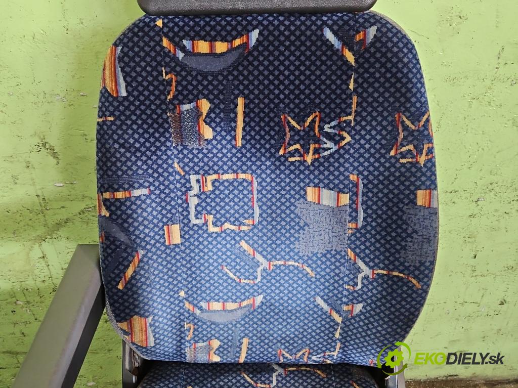 Iveco Daily III 1999-2006 2.8 125 HP manual 92 kW 2800 cm3 5- Sedačka ľavý  (Sedačka, sedadlo)