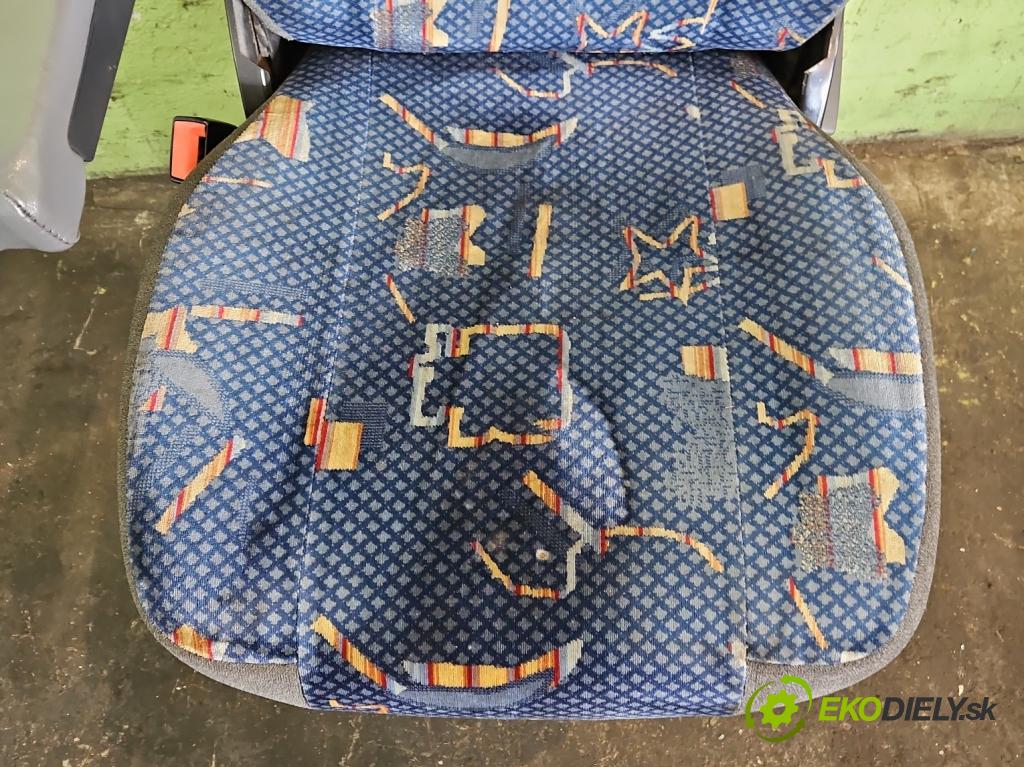 Iveco Daily III 1999-2006 2.8 125 HP manual 92 kW 2800 cm3 5- Sedačka ľavý  (Sedačka, sedadlo)