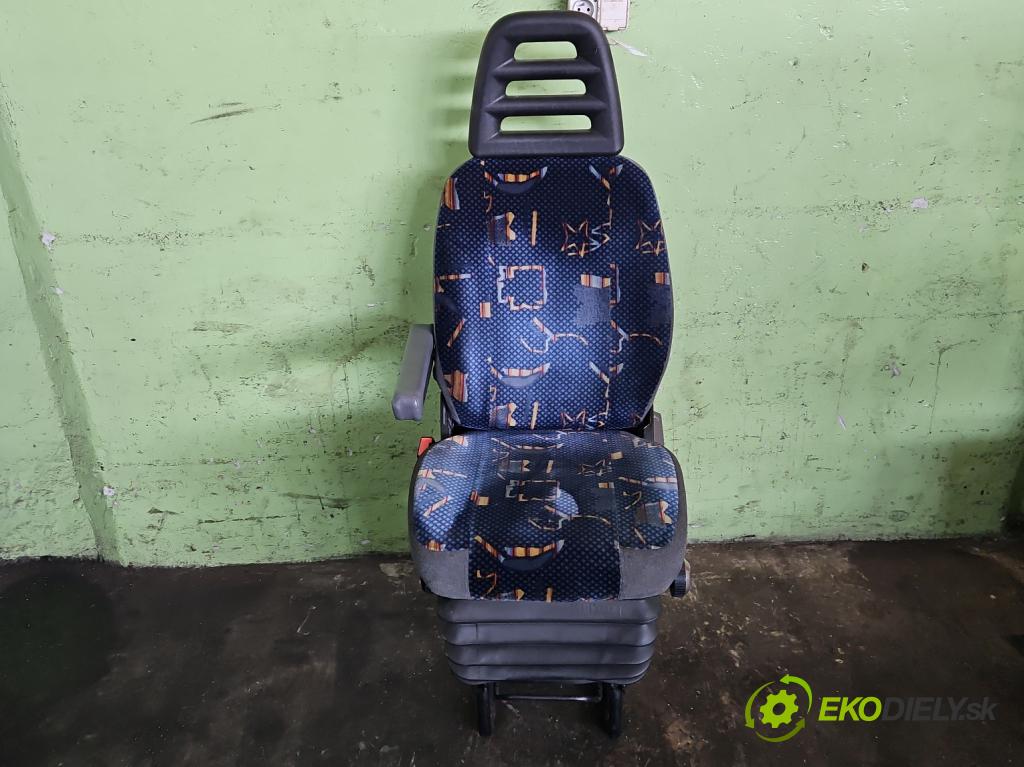 Iveco Daily III 1999-2006 2.8 125 HP manual 92 kW 2800 cm3 5- Sedačka ľavý  (Sedačka, sedadlo)