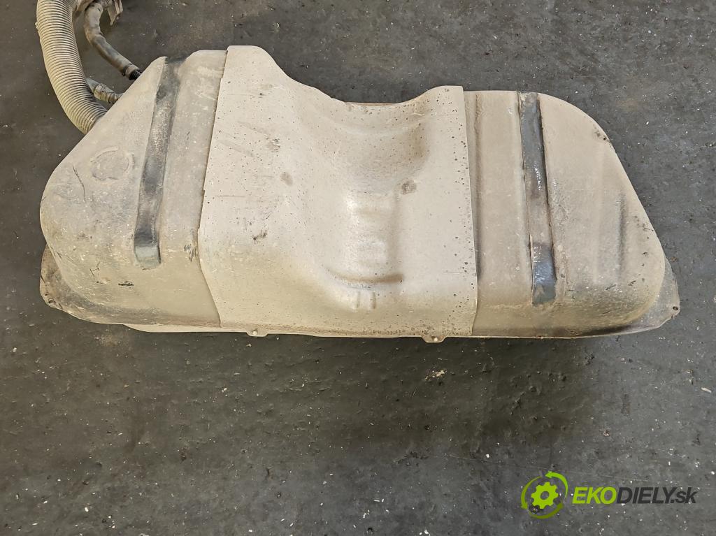 Hyundai Ix35 2.0 16V 163 hp manual 120 kW 1998 cm3 5- Nádrž: paliva 31100-2Y100 (Nádrže)