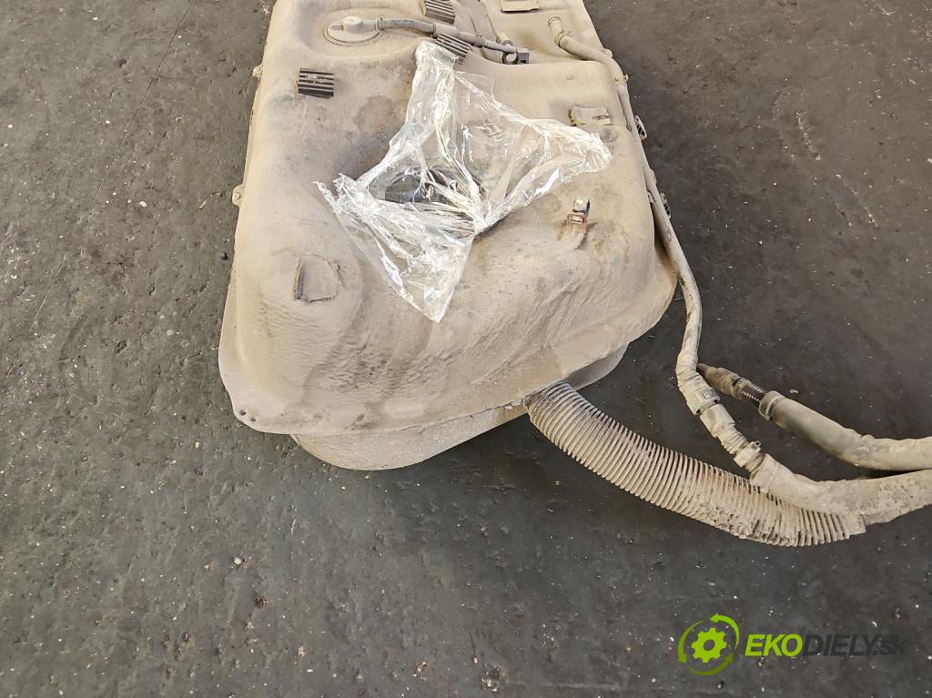 Hyundai Ix35 2.0 16V 163 hp manual 120 kW 1998 cm3 5- Nádrž: paliva 31100-2Y100 (Nádrže)