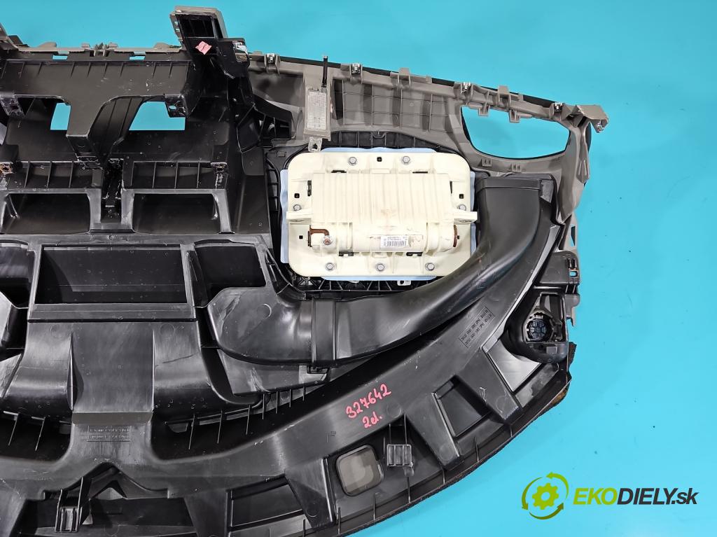 Renault Scenic III 2009-2016 1.6 dci 131 HP manual 96 kW 1598 cm3 5- kokpit,pristrojová doska rozdeľovacia