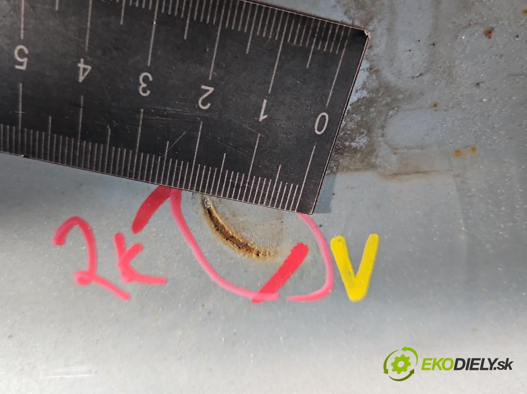 Kia Ceed II 2012-2018 1.6 GDI 135 hp manual 99 kW 1591 cm3 5- zadní kufrové dveře  (Zadní kapoty)