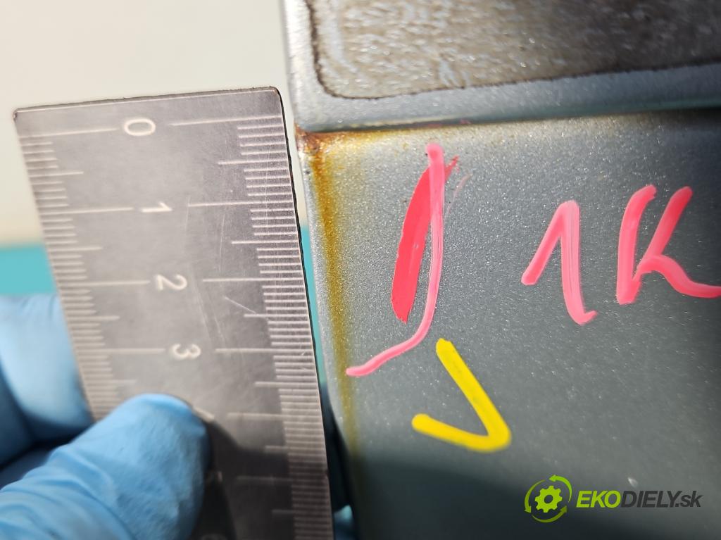 Kia Ceed II 2012-2018 1.6 GDI 135 hp manual 99 kW 1591 cm3 5- zadní kufrové dveře  (Zadní kapoty)